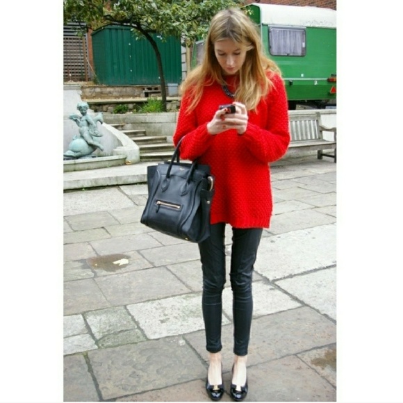 salvatore ferragamo vara patent leather pumps